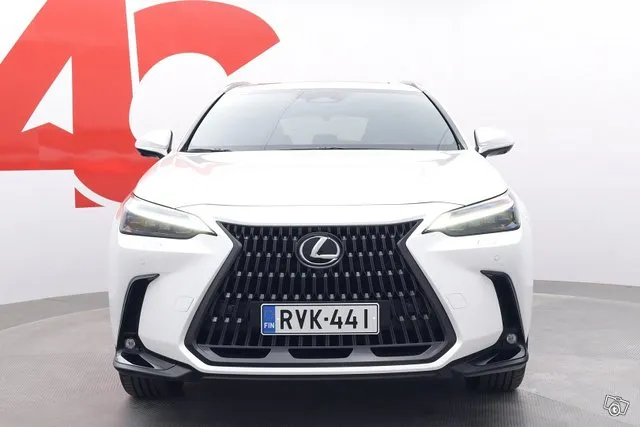 Lexus NX 450h+ AWD Luxury Image 8